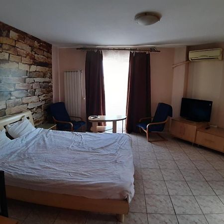 Old Town New Spacious Apartment Bukareszt Zewnętrze zdjęcie